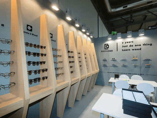 Materiali-solidi-eleganti Materiali-solidi-eleganti